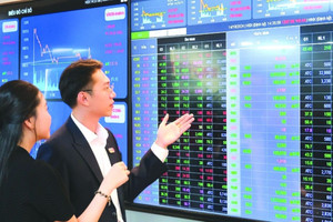 Bank - chứng - thép đồng thuận kéo, VN-Index lên 1.415 điểm