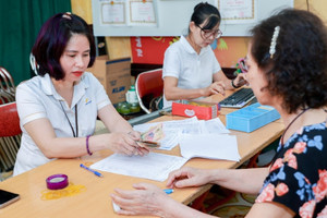 Công chức tự nguyện xin thôi việc được hưởng chế độ gì theo quy định mới?