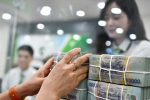 Lãi suất ngân hàng hôm nay 8/7/2025: Bất ngờ mức cao nhất tiền gửi kỳ hạn 12 tháng