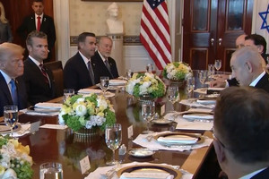 Ông Trump nói sẽ gửi thêm vũ khí cho Ukraine, Nga kiểm soát thêm làng ở Sumy