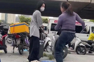 Xử phạt bà K. bán trà đá ở trước bến xe Mỹ Đình