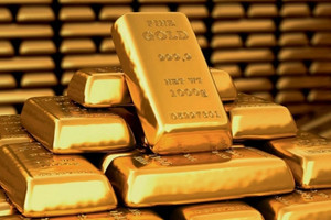Giá vàng rơi xuống đáy 1 tuần