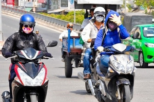 Quy định mới nhất về lỗi xe không chính chủ, bị phạt lên tới 12 triệu đồng: Đi xe của vợ/chồng, bố mẹ có bị CSGT phạt không?
