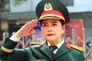 NSND nổi tiếng cả nước vừa được nâng lương sĩ quan cấp bậc Đại tá, hôn nhân viên mãn bên chồng NSƯT