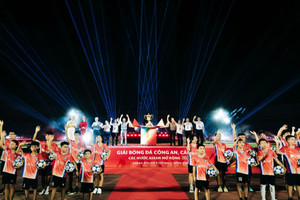Lễ khai mạc Giải bóng đá Công an, Cảnh sát các nước ASEAN mở rộng 2025: “Bản hòa ca của thể thao, nghệ thuật và tình hữu nghị”.