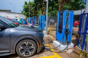 V-Green dưới tay ông Phạm Nhật Vượng khiến đối tác trầm trồ vì đàm phán mặt bằng trạm sạc cực nhanh