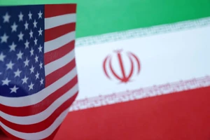 Mỹ trừng phạt 22 công ty liên quan đến Iran
