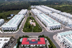Một cổ phiếu bất động sản tăng trần 13/18 phiên