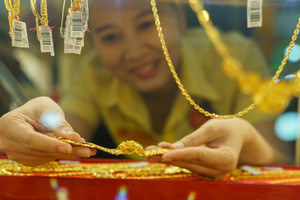 Giá vàng dự báo lên cao trước áp lực mới hàng nghìn tỷ USD của Mỹ