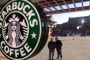 Mất 60% thị phần dù từng là bá chủ, Starbucks tháo chạy khỏi thị trường tỷ dân?