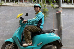 Tốt nghiệp loại Giỏi ngành IT ĐH Công nghiệp Hà Nội vẫn chạy xe ôm công nghệ: Thu nhập nửa triệu/ngày, nói thẳng quan điểm khi bị người quen bắt gặp