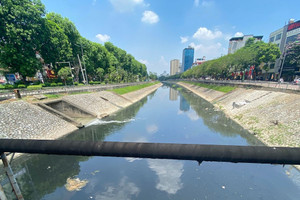 Giải pháp nào hồi sinh những dòng sông chết ở Thủ đô?