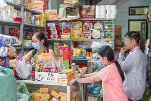 Công an phát cảnh báo đến các cửa hàng kinh doanh