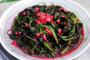 Loại rau dân dã giá chỉ 10.000 đồng/kg nhưng là vựa dưỡng chất hoàn hảo, nhiều canxi hơn cả tôm, ăn mỗi tuần lợi đủ đường