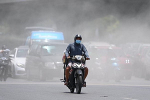Hơn 6 triệu xe máy, chỉ số AQI màu tím và bước đi tất yếu: Hà Nội cấm toàn bộ xe máy chạy xăng trong Vành đai 1 vào tháng 7/2026