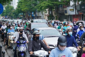 Hà Nội sắp dừng xe máy xăng trong vành đai 1: Cần gì, được gì?
