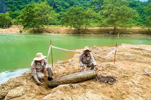 Phát hiện quả bom nặng 227kg ở gần cửa động Phong Nha