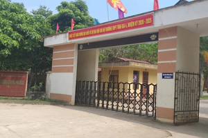 Khởi tố, tạm giam Hiệu trưởng và 5 giáo viên một trường THPT