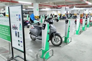 Hà Nội cấm xe máy xăng từ vành đai 1: Dự báo thị trường thiết bị sạc, pin xe điện