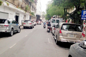 Hành vi tưởng ‘vô hại’ khi đi ô tô, tài xế phải biết để cẩn thận hơn, tránh gây hiểm họa cho người khác và bị phạt tới 22 triệu đồng