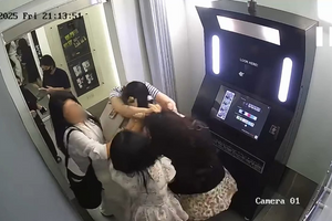 Công an vào cuộc vụ khách Hàn bị tố đánh người Việt trong tiệm photo booth