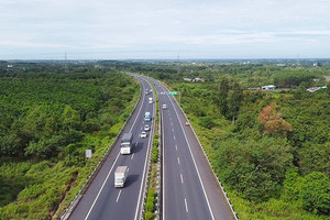 Cao tốc TP. HCM - Long Thành đóng một phần để sửa chữa trong một tháng