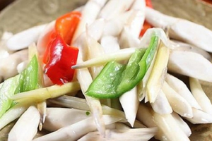 Thứ rau mọc dại có hình dáng lạ mắt, 'lớn nhanh như thổi', 10 ngày hái bán 1 lần: Vị ngon lạ miệng, giá lên tới 200.000 đồng/kg