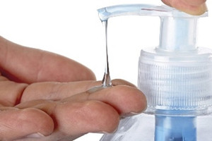 Bộ Y tế thu hồi toàn quốc sản phẩm nước rửa tay vi phạm thành phần, người dân cần đặc biệt lưu ý