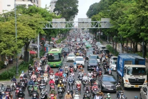 TPHCM chuyển đổi xe xăng sang xe điện như thế nào?