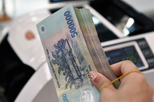 Bộ Nội vụ giải đáp về nâng lương trước hạn với cán bộ, công chức sau sáp nhập