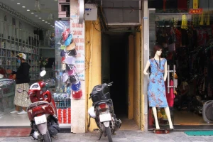 Tha thiết chuyển xe điện nhưng nhà trong ngõ, không chỗ gửi, sạc ở đâu?