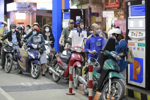 Bộ Công Thương chốt lộ trình cho hơn 17.000 cửa hàng xăng dầu, Petrolimex tiên phong thí điểm từ ngày 1/8