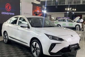 Mẫu sedan điện hạng C đẹp như Camry, giá chỉ 482 triệu chính thức về đại lý: Bảo hành lên đến 8 năm, lại đến từ thương hiệu lớn
