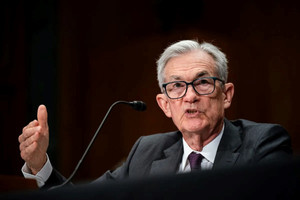 Phố Wall rung chuyển, đồng USD lao dốc không tưởng vì tin ông Trump muốn sa thải Chủ tịch Fed