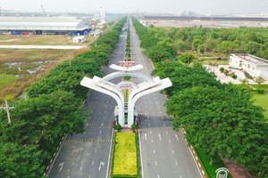 Một doanh nghiệp BĐS báo lãi gấp 3 lần, cổ phiếu liên tục trần tím