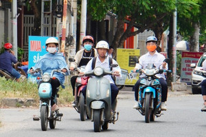 Chính thức ngày 30/8 tới, Bộ Xây dựng bãi bỏ loạt thông tư liên quan đến xe đạp điện, xe gắn máy điện
