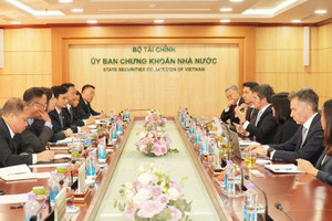 UBCKNN họp bàn với FTSE Russell về nâng hạng thị trường chứng khoán Việt Nam