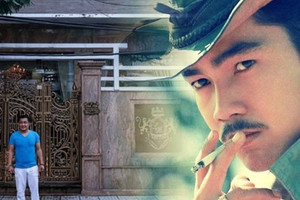 Biệt thự 3 tầng lầu của 'vua màn bạc' thập niên 90: Tọa lạc ở khu phố đắc địa, nội thất chuẩn 5 sao, sân vườn xanh mát