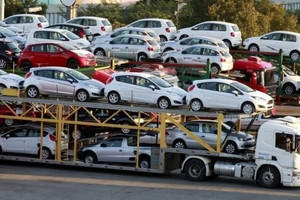Việt Nam vừa nhập khẩu thêm 8.400 chiếc ô tô