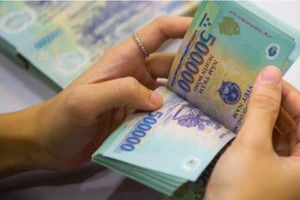 Lương tăng không theo kịp giá thì người lao động chỉ ‘cầm tiền cho đẹp’