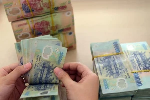 Tín dụng 'nở rộ' vào bất động sản
