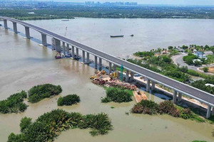 Cầu lớn nhất tuyến vành đai chiến lược của Nam Bộ đối diện khó khăn rất lớn