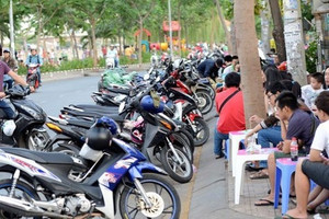TP. HCM đề xuất lắp camera phạt nguội để 'trị' lấn chiếm vỉa hè