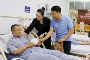 Tập đoàn Sun Group dành 2 tỷ hỗ trợ các nạn nhân vụ lật tàu du lịch tại Quảng Ninh