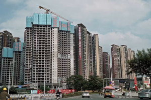 Bán nhà kiểu mới ở Trung Quốc: Người bán mất sổ, người vay không ở, ngân hàng ôm bom nợ
