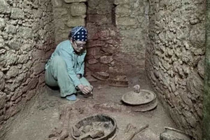 Phát hiện ra ngôi mộ chứa đầy kho báu hàng nghìn năm tuổi, chủ nhân là vị vua huyền thoại