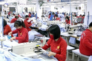 Chớp thời cơ Mỹ hoãn thuế, loạt doanh nghiệp xuất khẩu mặt hàng tỷ USD báo lãi lớn