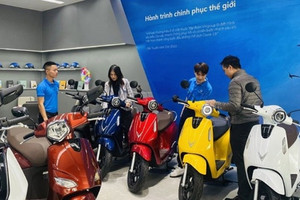 Cùng Hà Nội chuyển đổi sang xe điện: Vingroup tặng 100% phí trước bạ, sạc pin miễn phí tới 2027