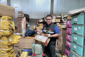 Triệt phá loạt kho hàng giả online, thu giữ hơn 700.000 sản phẩm vitamin, mỹ phẩm giả chứa chất độc hại nhái nhiều thương hiệu nổi tiếng