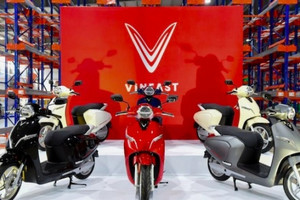 VinFast trình làng xe điện 2 pin tháo rời, chạy 262 km/lần sạc, giá chỉ 18 triệu đồng